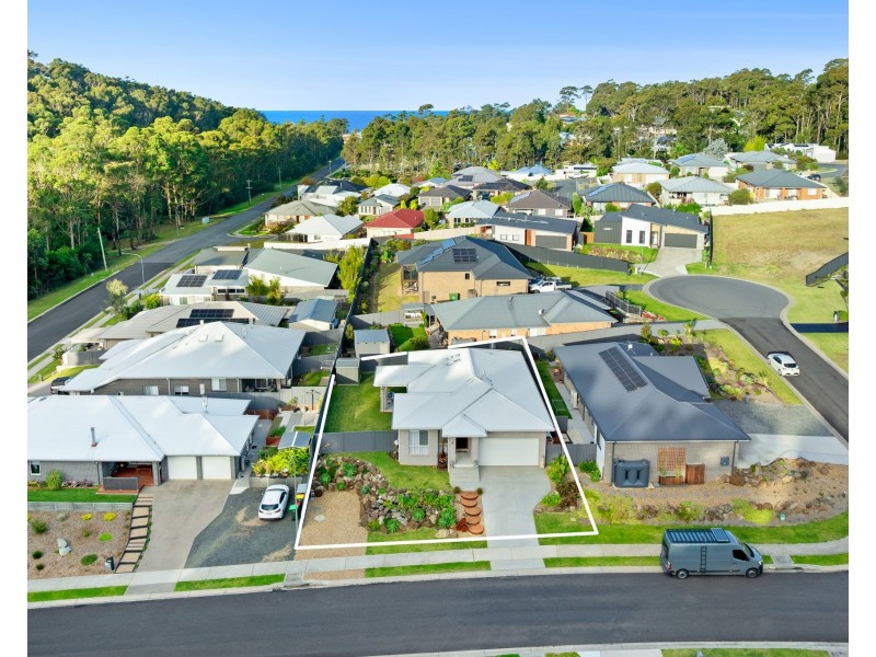 4 Mckenzies Crescent, Malua Bay NSW 2536