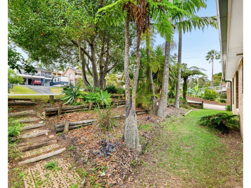 27 Surf Beach Avenue, Surf Beach NSW 2536