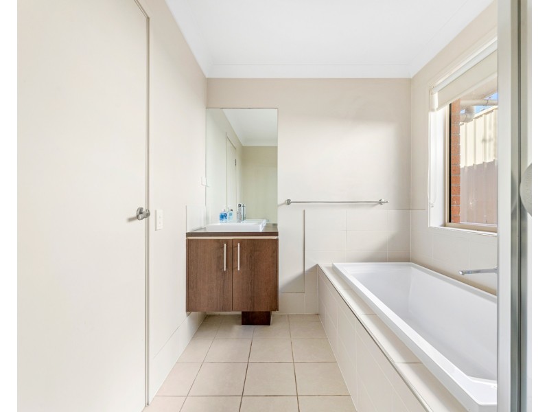 15 Elford Way, Malua Bay NSW 2536