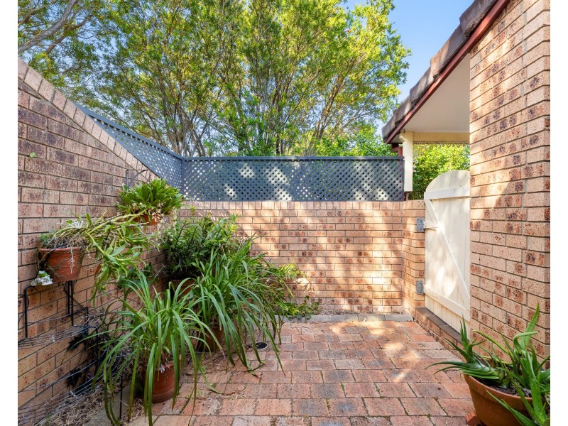 4/11 Eric Fenning Drive, Surf Beach NSW 2536
