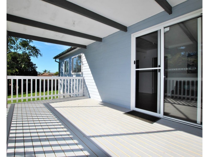 32 Pacific Road, Surf Beach NSW 2536