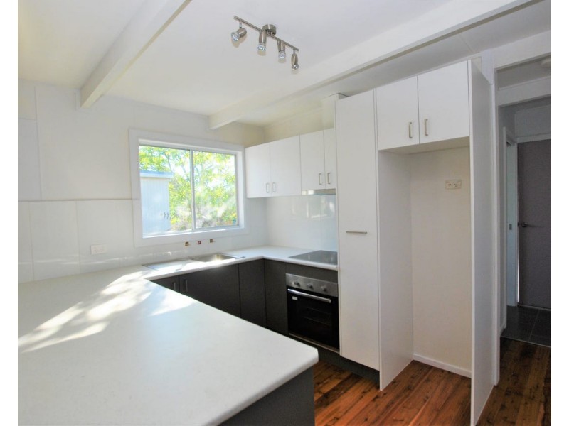 32 Pacific Road, Surf Beach NSW 2536
