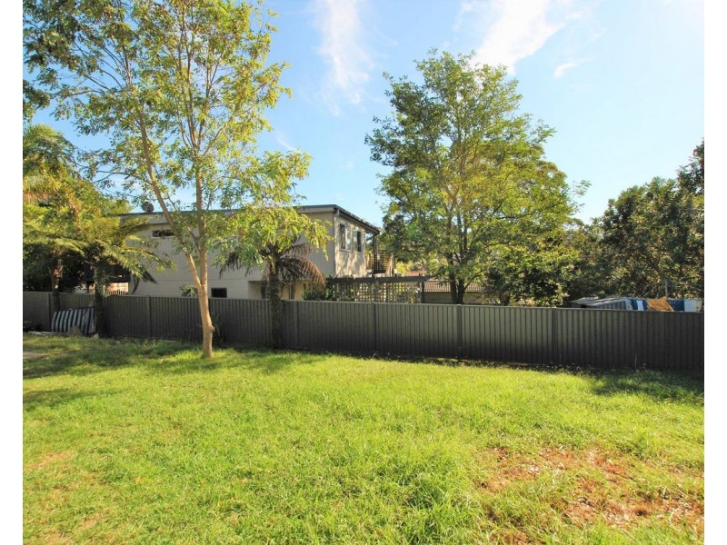32 Pacific Road, Surf Beach NSW 2536