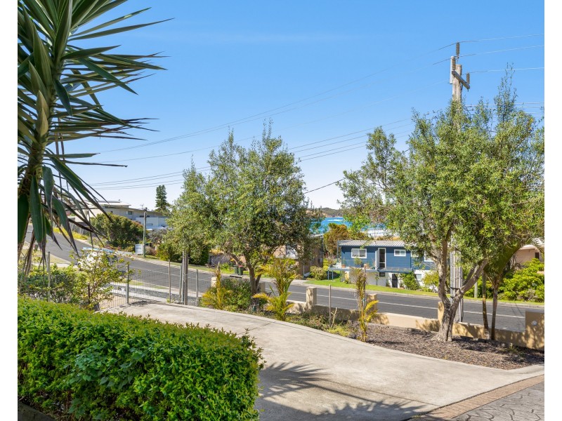 26 Tallawang Avenue, Malua Bay NSW 2536