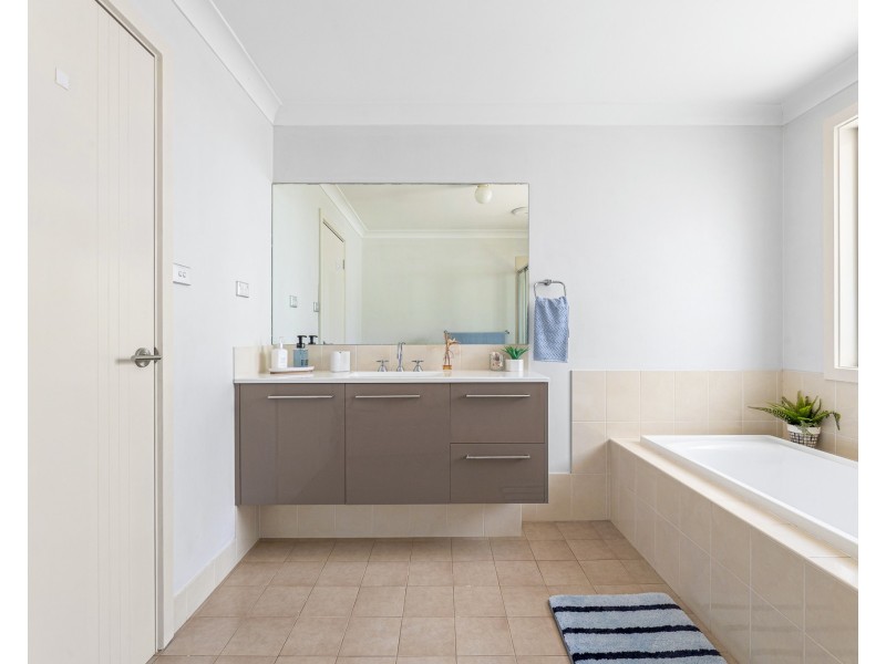 27 Yugura Street, Malua Bay NSW 2536
