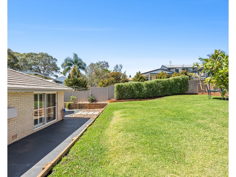 27 Yugura Street, Malua Bay NSW 2536