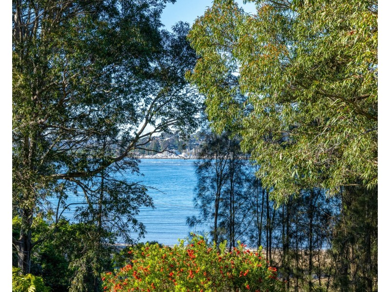 30 Peninsula Drive, North Batemans Bay NSW 2536