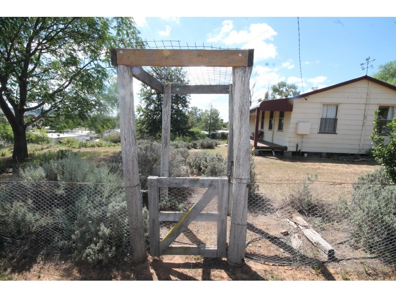 12 LANGLEY STREET, Merriwa NSW 2329