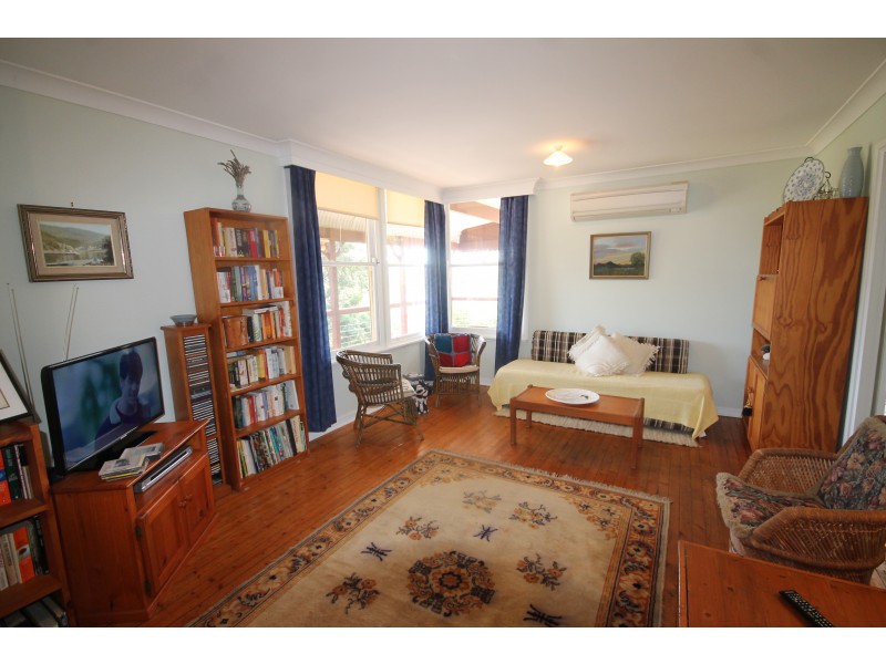 12 LANGLEY STREET, Merriwa NSW 2329