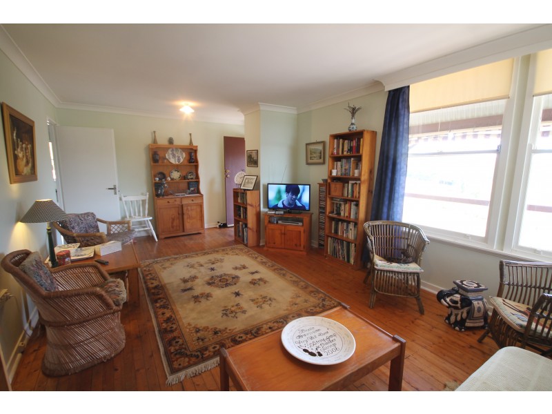 12 LANGLEY STREET, Merriwa NSW 2329