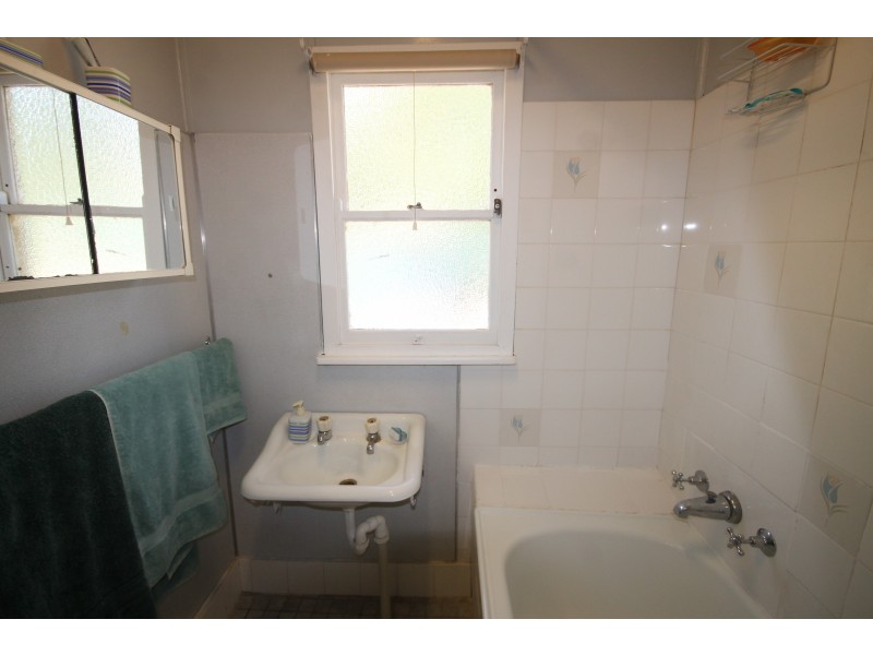 12 LANGLEY STREET, Merriwa NSW 2329