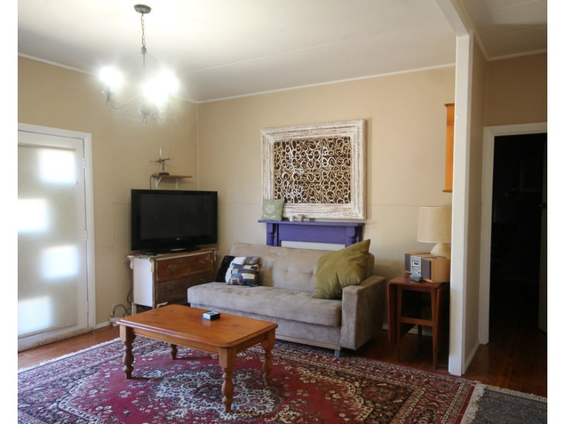 2 Elizabeth Street, Merriwa NSW 2329