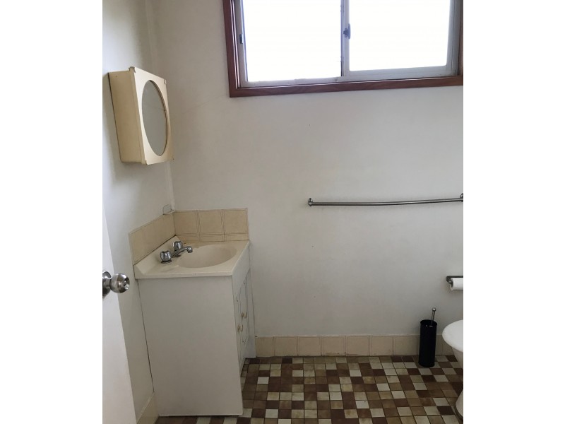 1/2/3/ 51/and 51  Blaxland Street, Merriwa NSW 2329