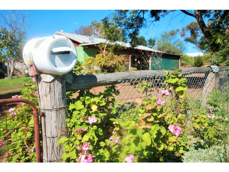 25-27 GOOCH STREET, Merriwa NSW 2329