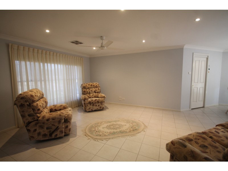 12 Collins Street, Merriwa NSW 2329