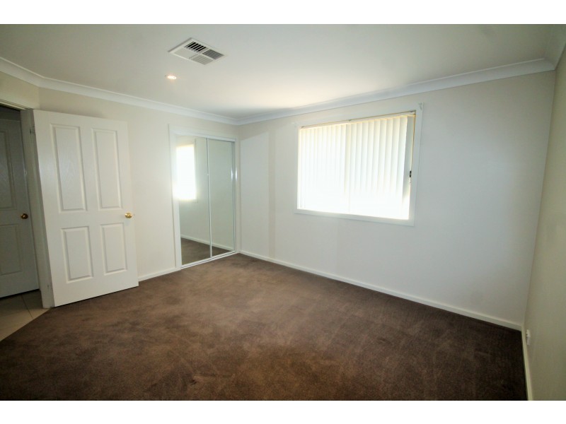 12 Collins Street, Merriwa NSW 2329