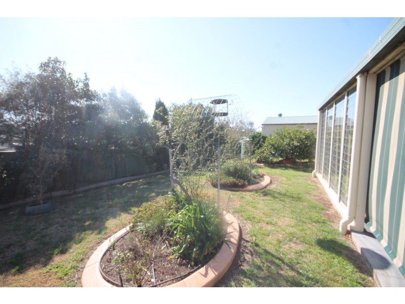 12 Collins Street, Merriwa NSW 2329