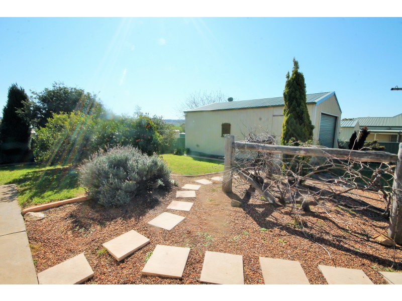 12 Collins Street, Merriwa NSW 2329