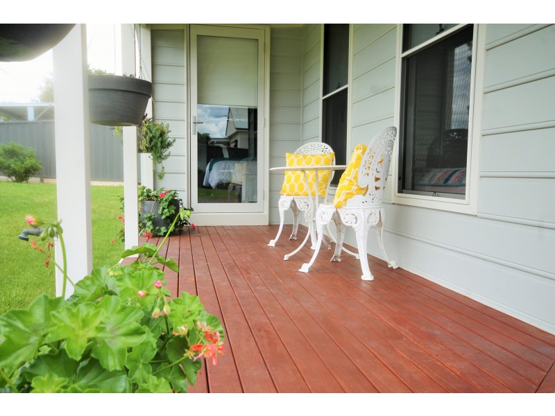 2 John Street, Merriwa NSW 2329