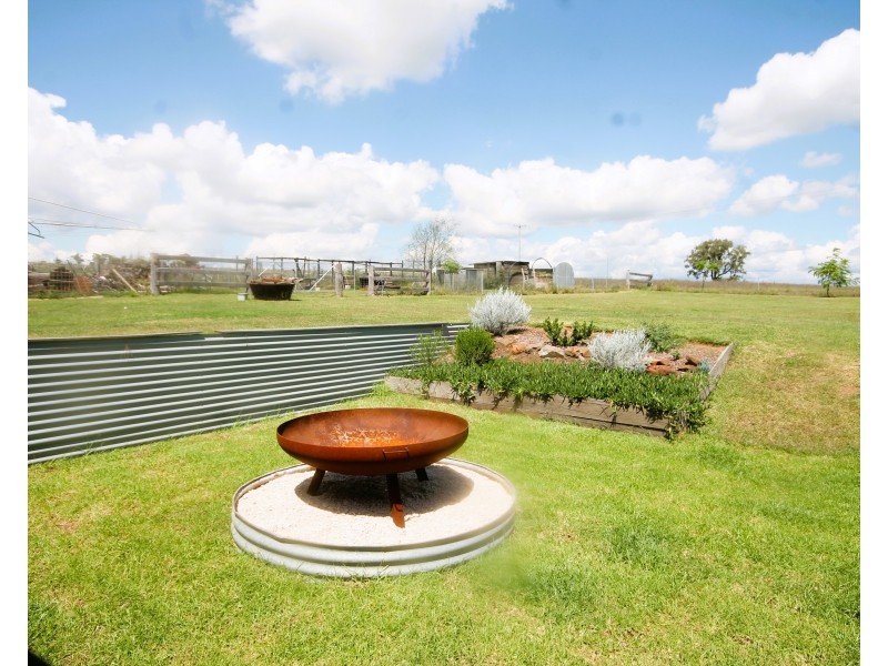 16 LAWLERS LANE, Merriwa NSW 2329