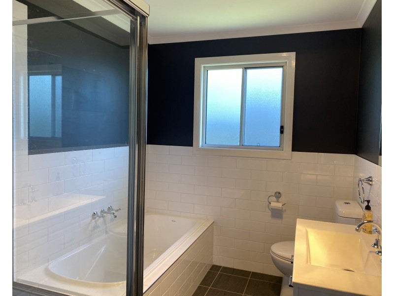 2 John Street, Merriwa NSW 2329
