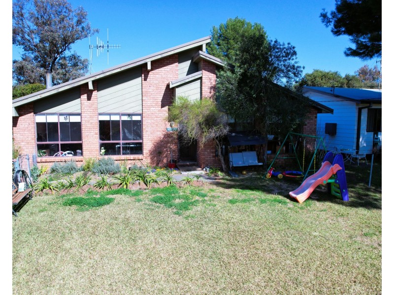 27 William Street, Merriwa NSW 2329