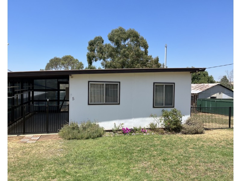 5 Roach Street, Merriwa NSW 2329