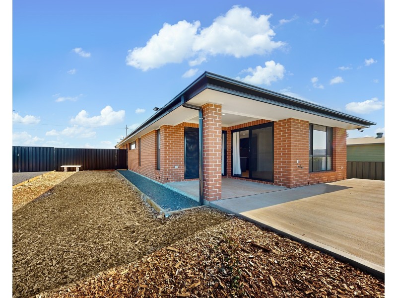 6 COLLINS STREET, Merriwa NSW 2329