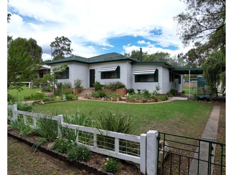 9 LANGLEY STREET, Merriwa NSW 2329