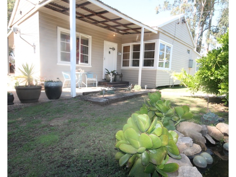 10 Langley Street, Merriwa NSW 2329