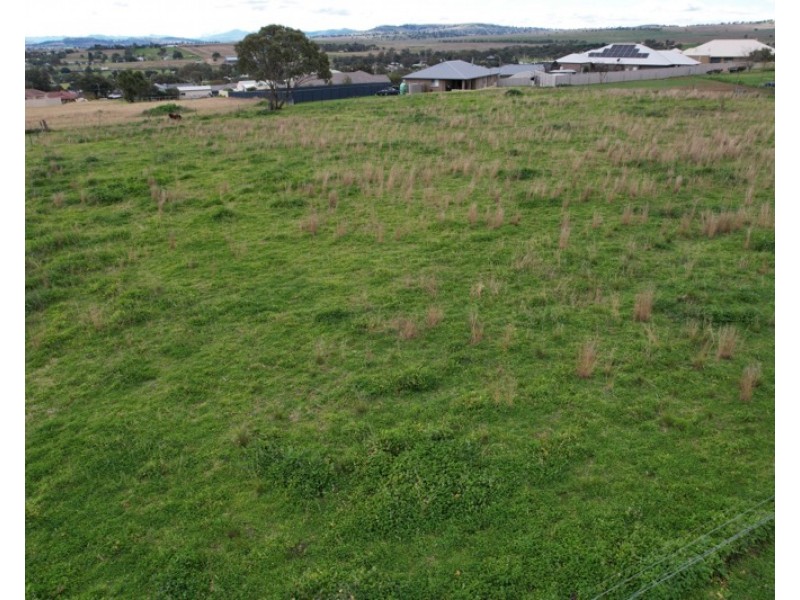 24A HALL ROAD, Merriwa NSW 2329