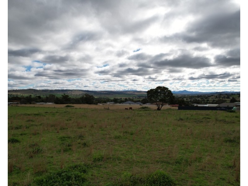 24A HALL ROAD, Merriwa NSW 2329