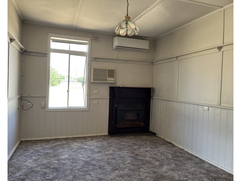 11 DUTTON STREET, Merriwa NSW 2329
