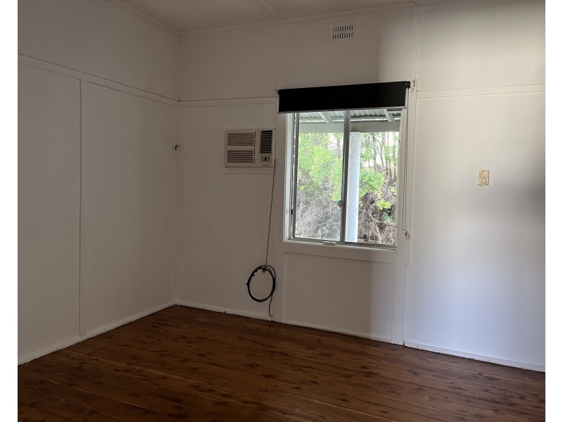 11 DUTTON STREET, Merriwa NSW 2329