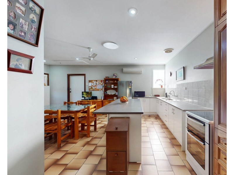 155 BETTINGTON STREET, Merriwa NSW 2329