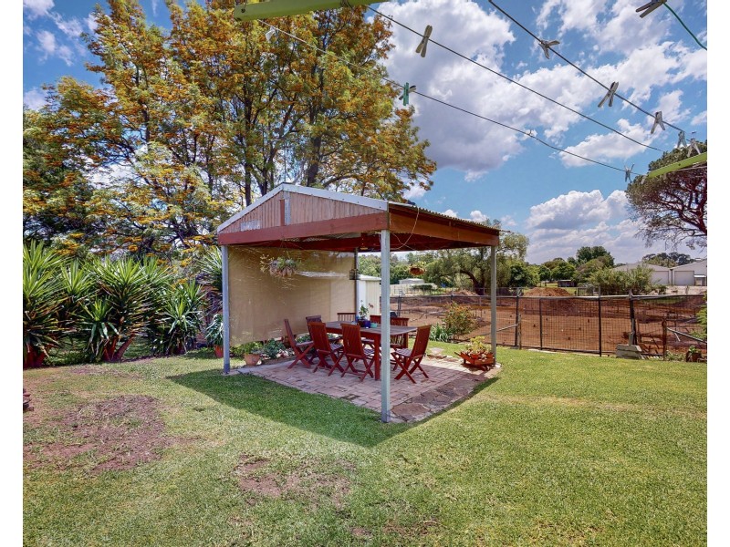 98 MACKENZIE STREET, Merriwa NSW 2329