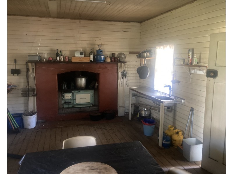1950 FLAGGS ROAD, Gungal NSW 2333