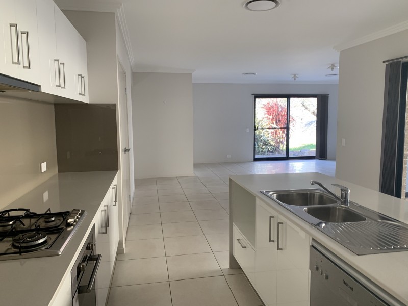 5 GRANDVIEW PARADE, Hill Top NSW 2575