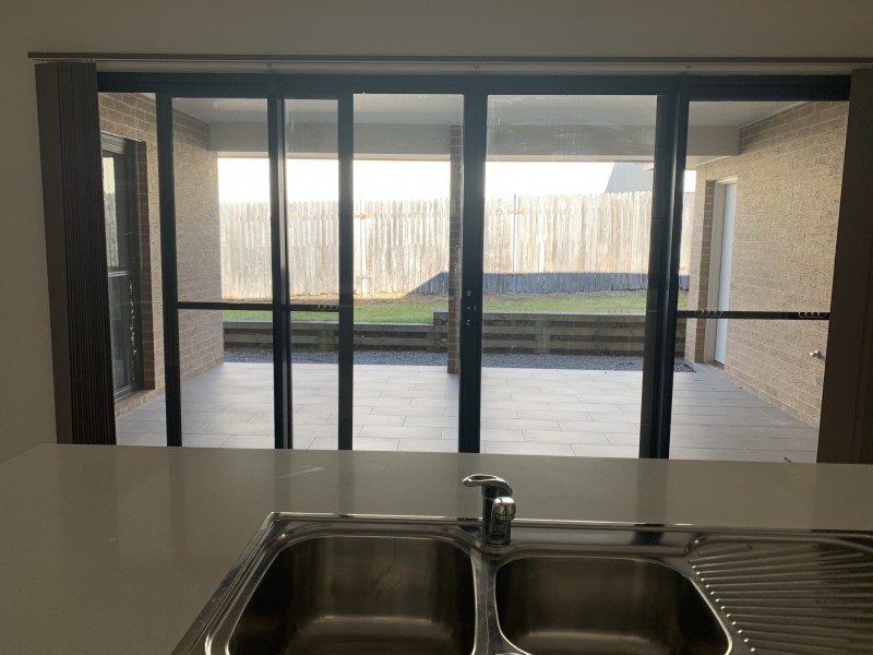 5 GRANDVIEW PARADE, Hill Top NSW 2575