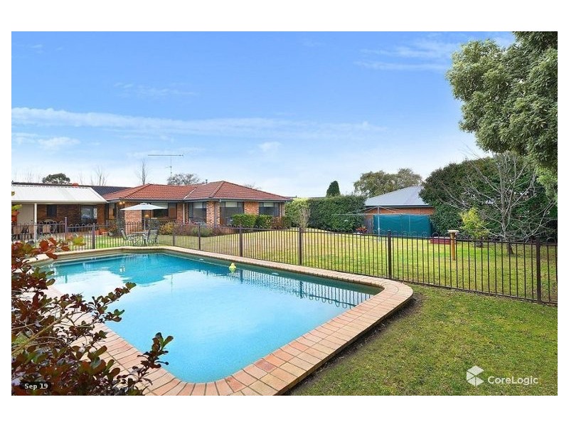 32 BRAESIDE DRIVE, Bowral NSW 2576