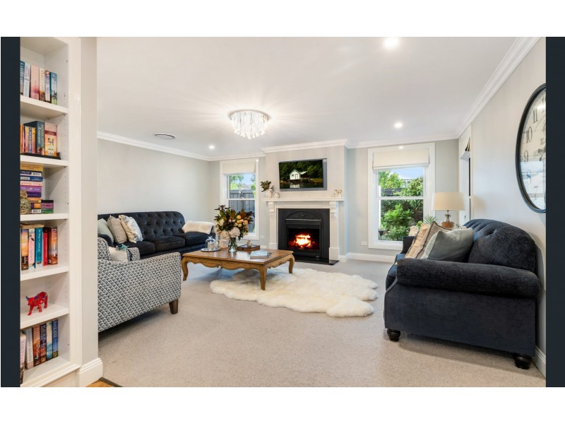 7 LINDEN WAY, Bowral NSW 2576