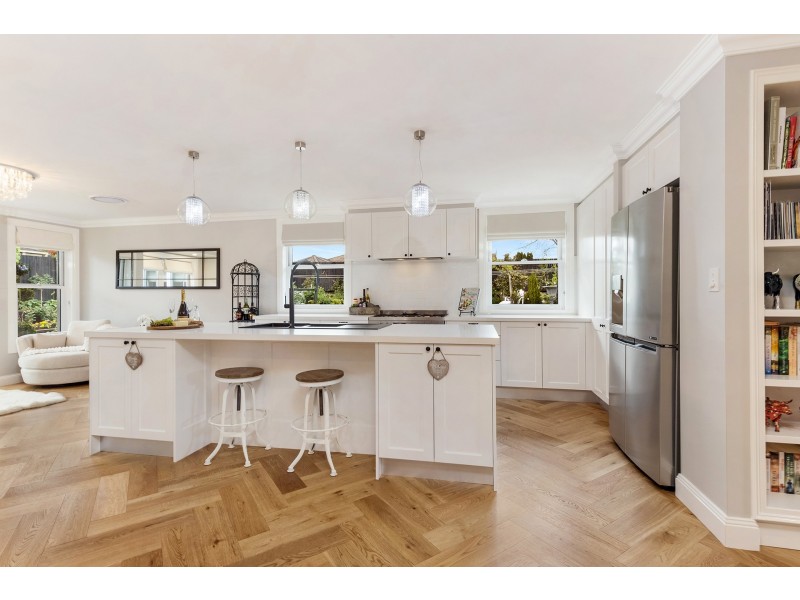 7 LINDEN WAY, Bowral NSW 2576