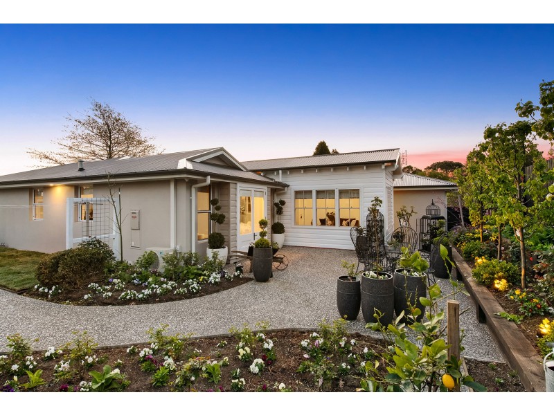 7 LINDEN WAY, Bowral NSW 2576