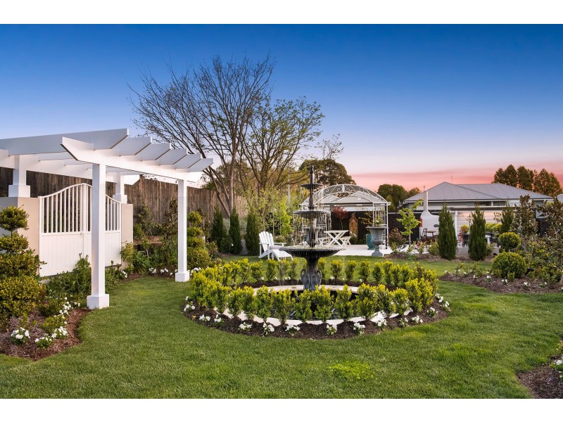 7 LINDEN WAY, Bowral NSW 2576