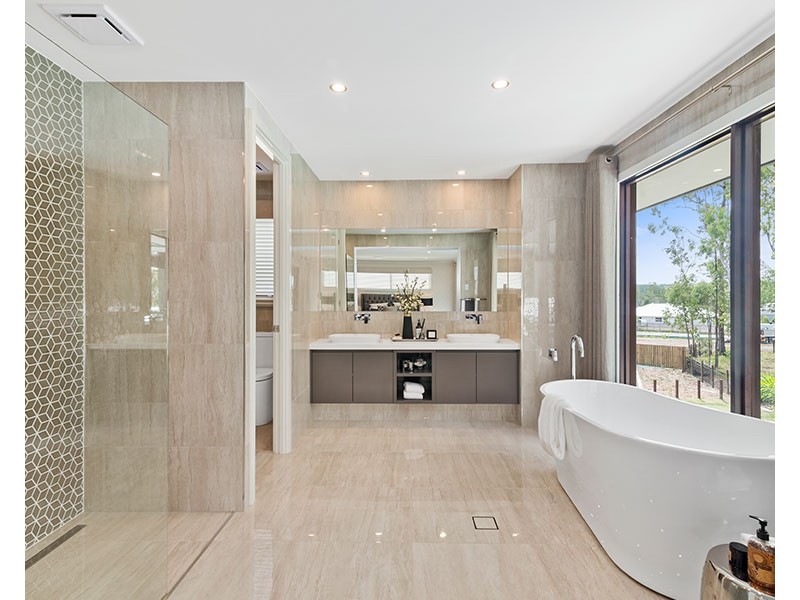 8 Turnberry Way, Brookwater QLD 4300