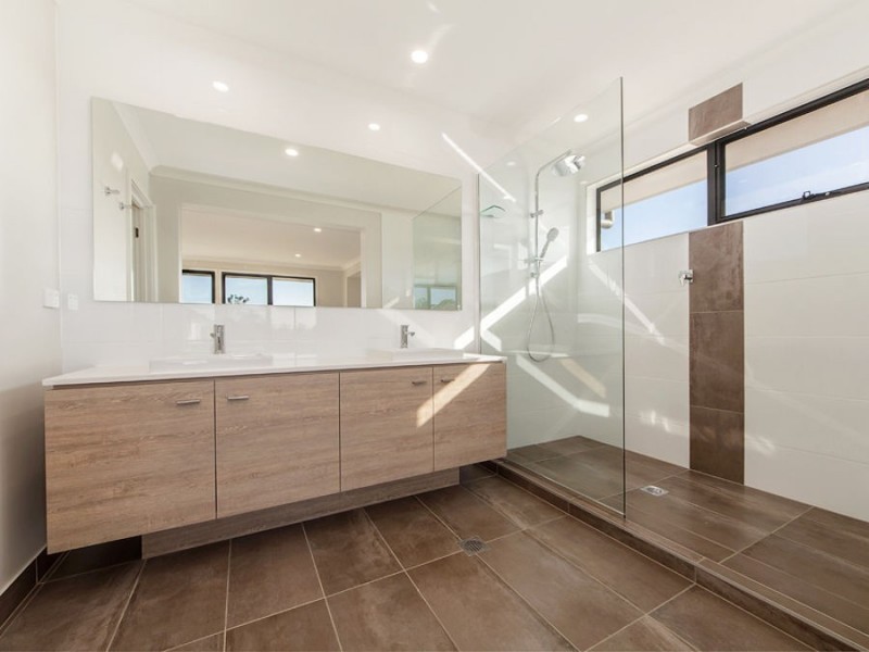 18 Majestic Crescent, Hemmant QLD 4174