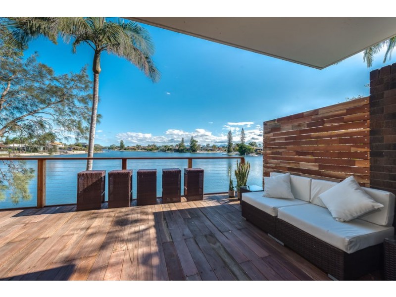 1/14 Orvieto Avenue, Mermaid Waters QLD 4218