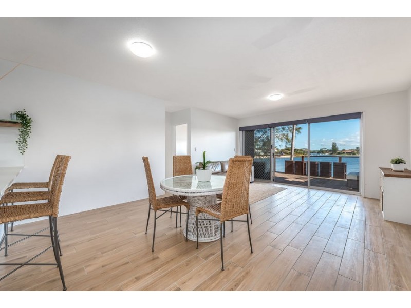 1/14 Orvieto Avenue, Mermaid Waters QLD 4218