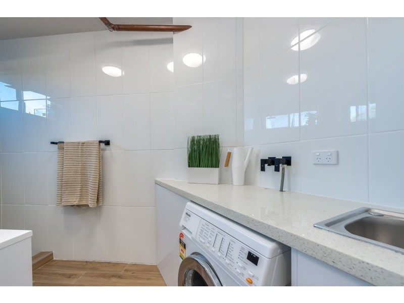 1/14 Orvieto Avenue, Mermaid Waters QLD 4218