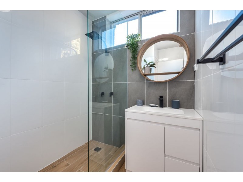 1/14 Orvieto Avenue, Mermaid Waters QLD 4218